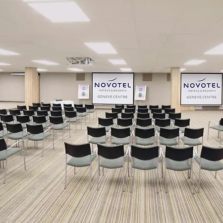 Novotel Centre Hotel 4*