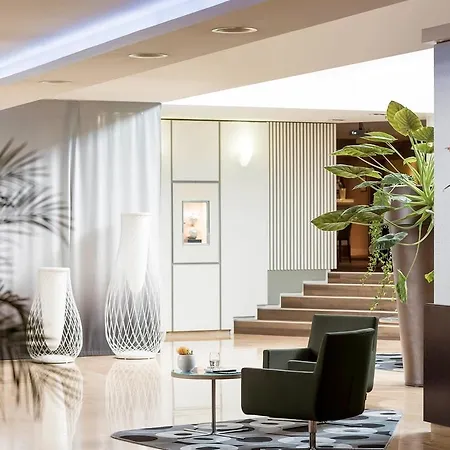Novotel Centre Hotel 4*