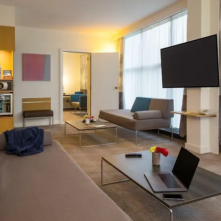 Novotel Centre Hotel