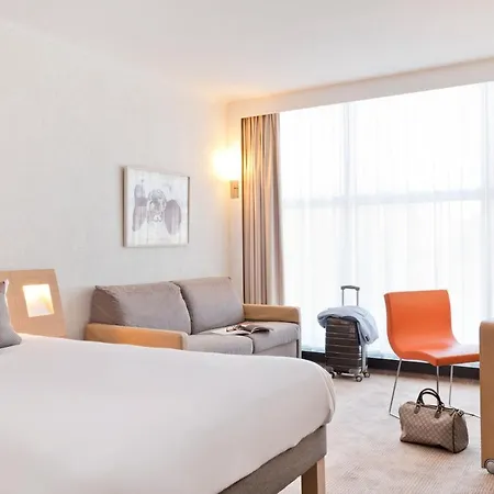 Novotel Centre Hotel 4*